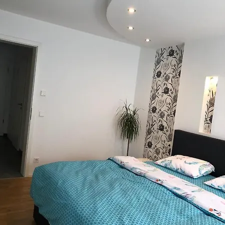 Privatunterkunft Spacious With Garden And Terrace Waldenbuch