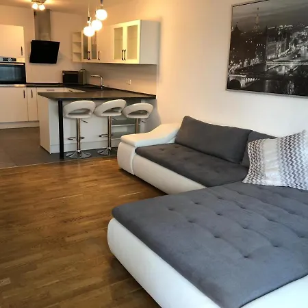 Spacious With Garden And Terrace